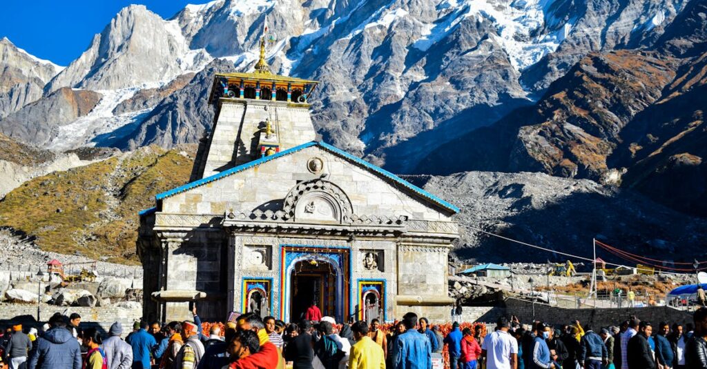 Crowd gathers at Kedarnath Temple with Himalayas backdrop, showcasing religious significance and stunning landscape.
चार धाम यात्रा: यमुनोत्री, गंगोत्री, केदारनाथ, और बद्रीनाथ का महत्व | Char Dham Yatra Guide in Hindi