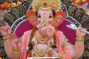Colorful and detailed statue of Lord Ganesha, embodying Hindu religious art. वर्ष 2026 के प्रमुख त्यौहार और व्रत: एक संपूर्ण वार्षिक कैलेंडर और सांस्कृतिक मार्गदर्शिका